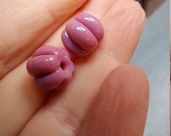 Paire de perles rustiques en forme de citrouille couleur framboise - perles de verre au chalumeau - UKhandmade