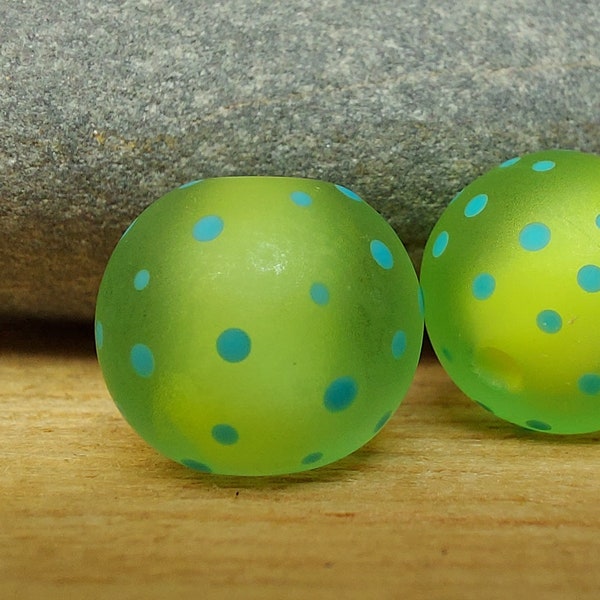 Etched green and blue polkadot beads - lampwork beads - etched glass beads