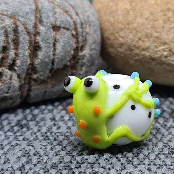 Green Froglet Bead - Handmade lampwork glass bead - ukhandmade - jewelry supplies