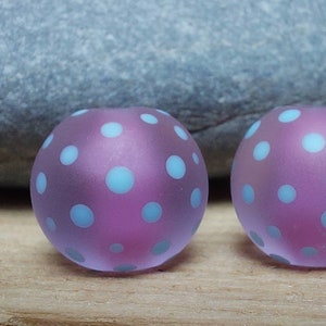 Etched raspberry core polkadot beads - lampwork beads - etched glass beads