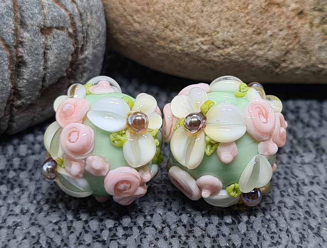 PISTACHIO BAM BAM POST EARRING main image 1