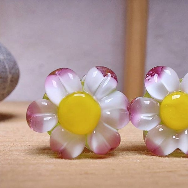 Floral Lampwork Daisy Bead Pair / Earring pair / Jewellery design / Jewelry supplies