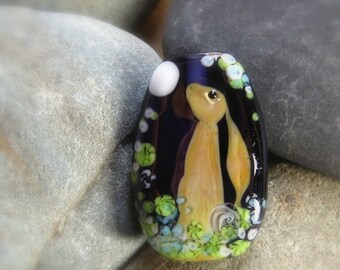 Moongazing Hare 2 by Mad Cat Glass - FHF - SRA - UK - British Lampwork