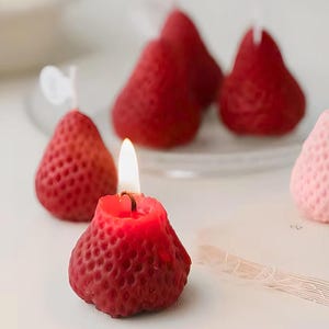 Mini Strawberry Scented Aromatherapy Candles