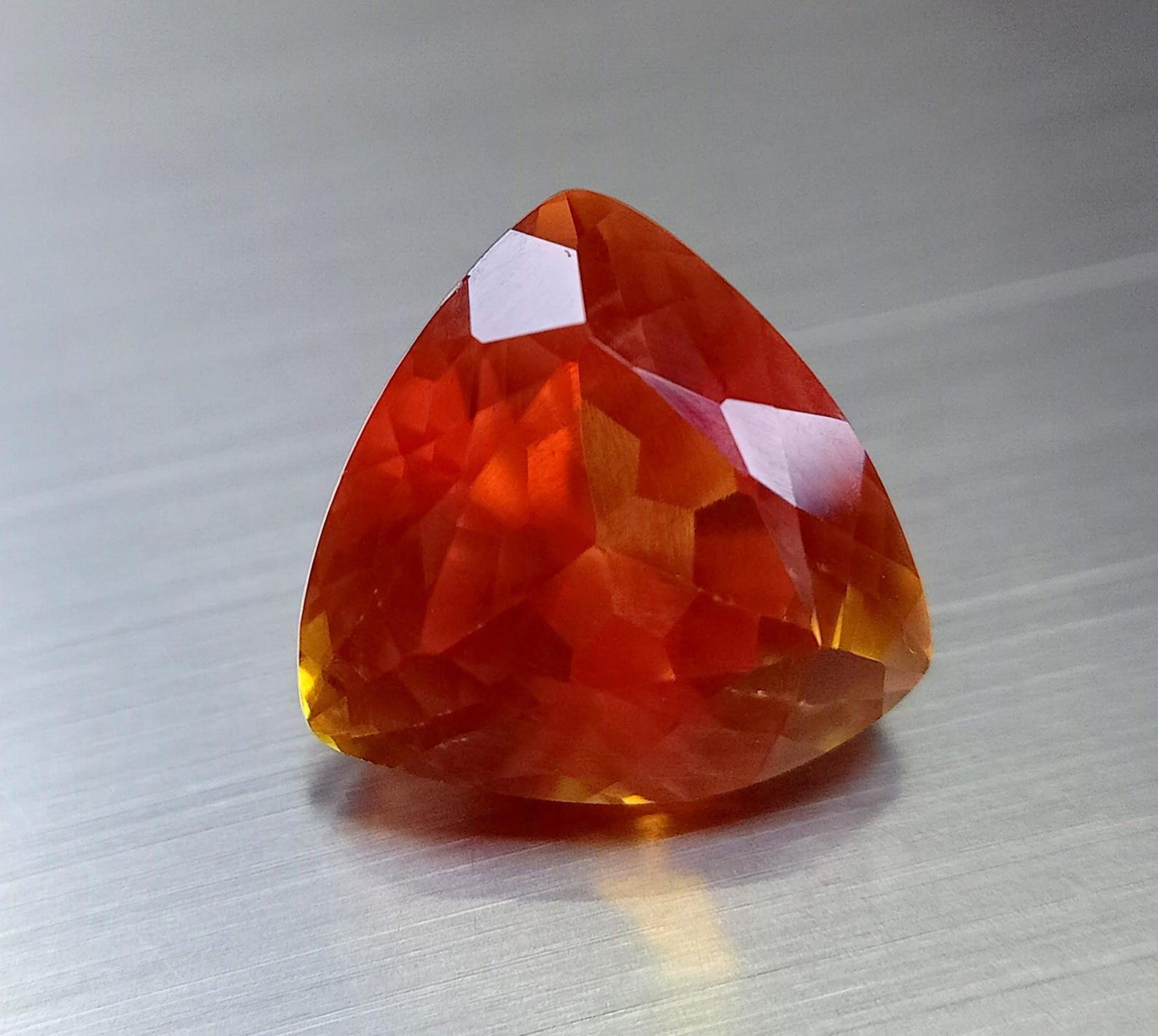 【order】ImperialTopaz  orange yellow Imperial Topaz Orange Yellow Trillion Cut 9 Ct Natural VVS