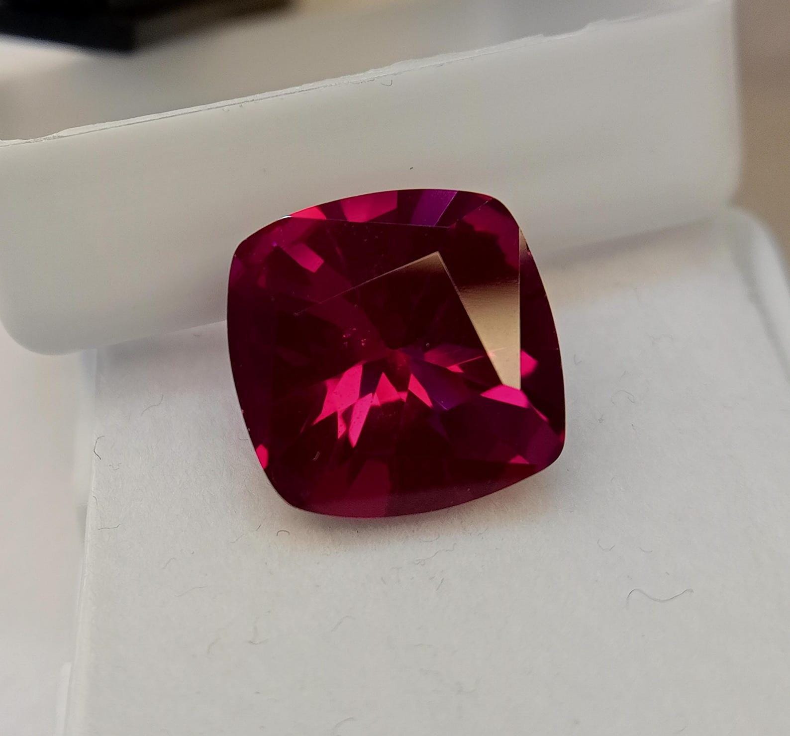 PIETRA PREZIOSA SFUSA di rubino rosso naturale certificato a forma di cuore... EUR 28,26 PIETRA PREZIOSA SFUSA di rubino rosso naturale certificato a forma di cuore... EUR 28,26