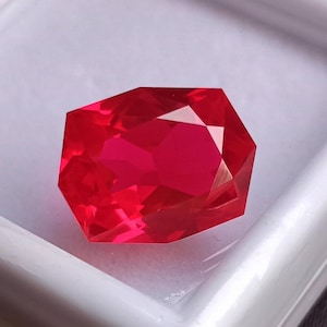 Bloedduif rode robijn fancy cut 11-13 kt natuurlijke losse gecertificeerde edelsteen