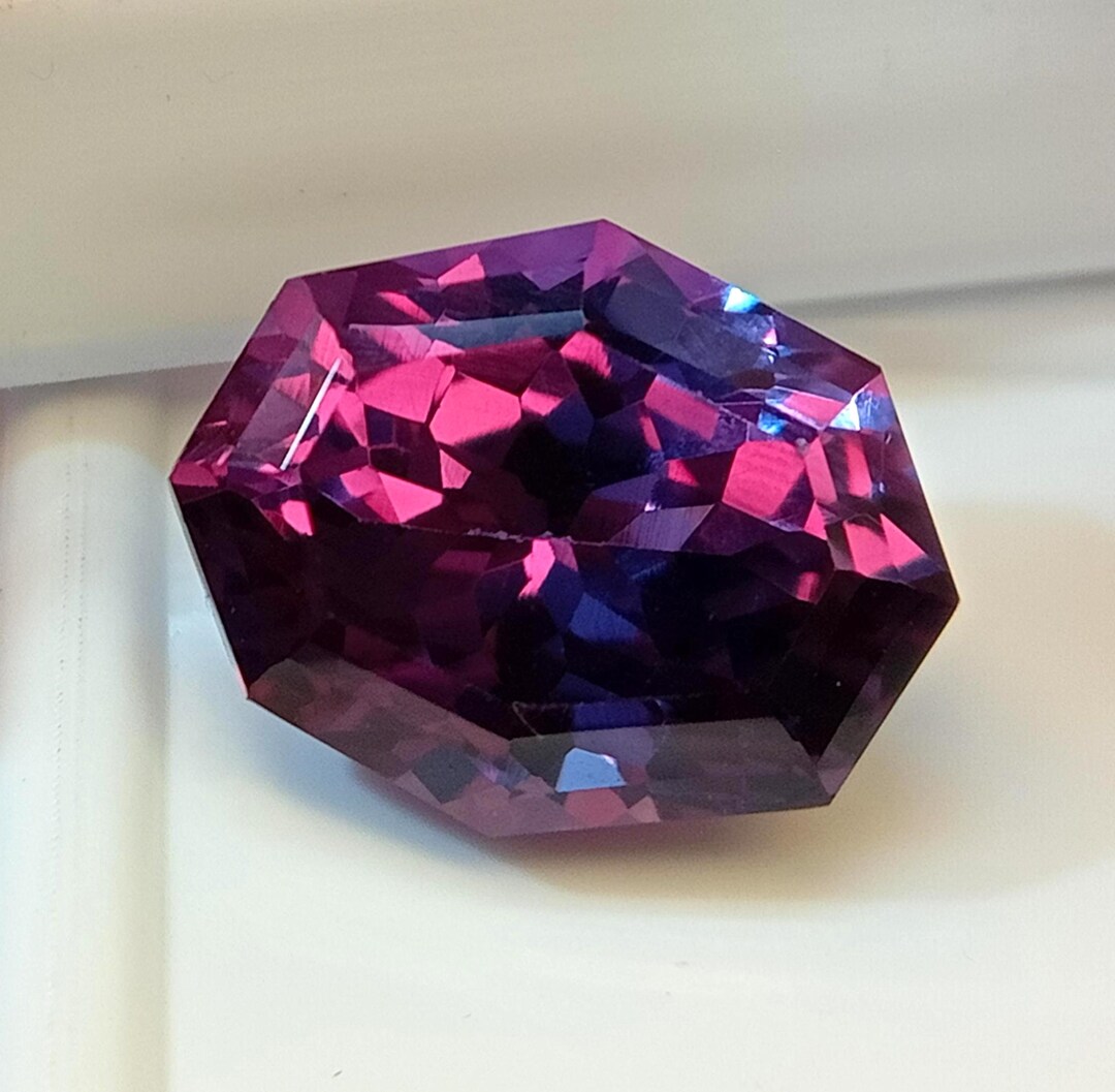 Alexandrite Colour Changing Shape Fancy Cut 10-12 Ct Natural Loose ...