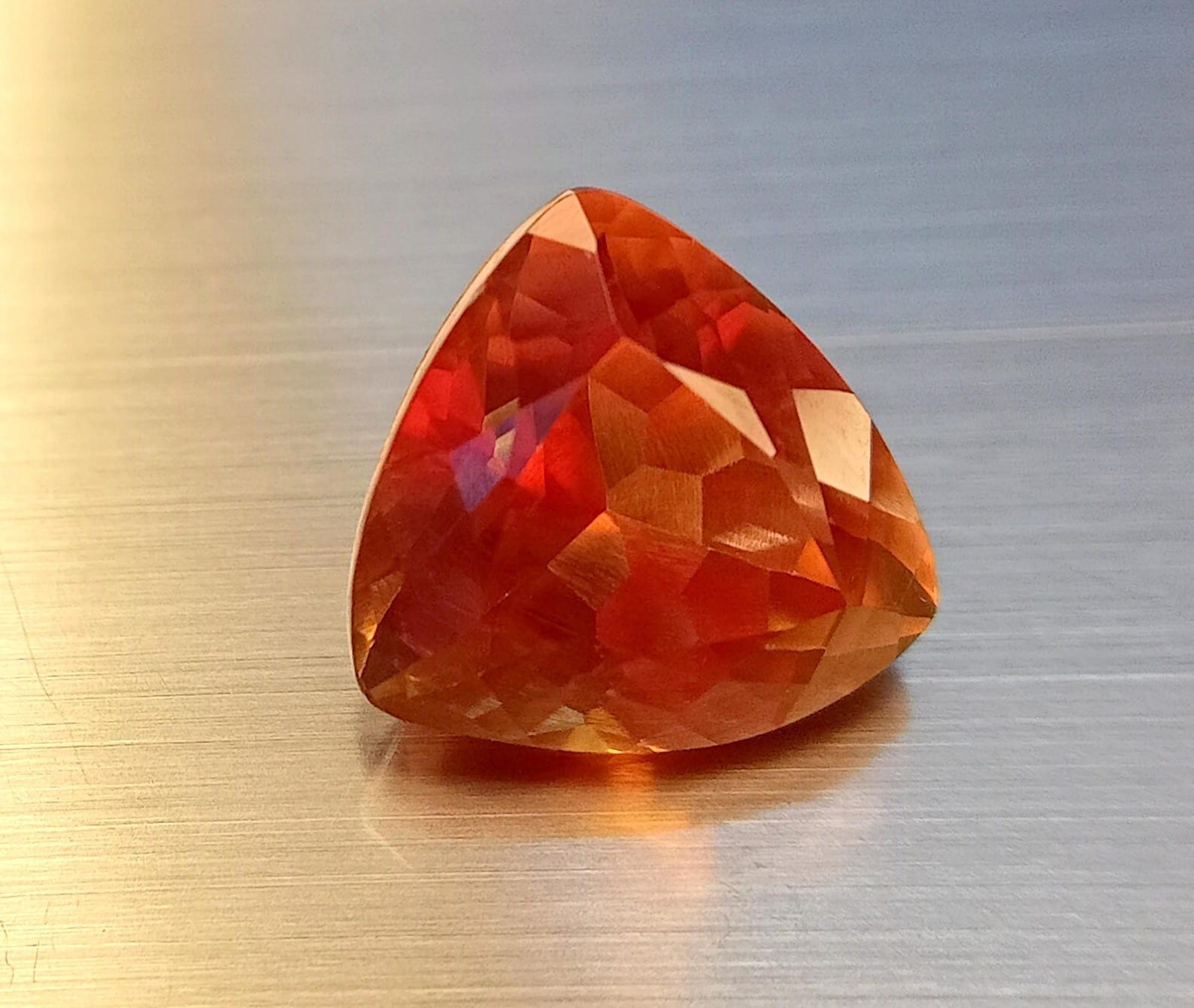 【order】ImperialTopaz  orange yellow Imperial Topaz Orange Yellow Trillion Cut 9 Ct Natural VVS