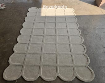 Alfombra de lana a cuadros con borde festoneado, tejida a mano - Decoración moderna para sala de estar con diseño de tablero de ajedrez en color crema