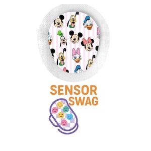 Peut inclure: Un patch circulaire blanc avec un motif de visages de personnages Disney sur un fond à rayures roses et blanches. En dessous, le texte "SENSOR SWAG" et un graphique violet et blanc avec des smileys.