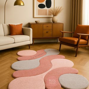 Handgetufteter Wollteppich, unregelmäßige Amöbe, Pastellrosa, 2,5 x 3 m