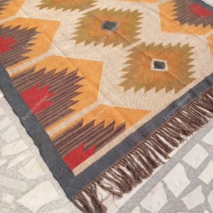 Handgewebter traditioneller Kelim Teppich aus Wolle und Jute-Wolle