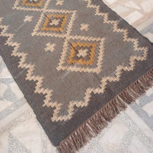 Handgewebter traditioneller Kelim Teppich aus Wolle und Jute-Wolle