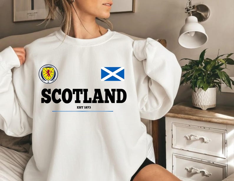 Skottlands fotbollströja EST 1873 Lion Rampant Supportertröja Skotsk flagga gåvahuva bild 1