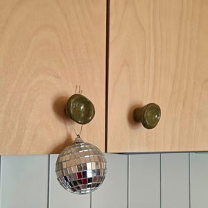 Handgemaakte keramische kastknoppen – op maat gemaakte ladegrepen voor keukenkasten afbeelding 5