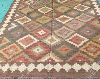 Handwoven Wool Jute Kilim Rug: Bohemian Geometric Design