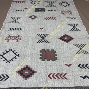 Handgewebter Kelim Teppich aus Wolle & Jute im Boho Stil