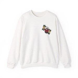 Unisex Heavy Blend™ Crewneck Sweatshirt - skull on the rocks