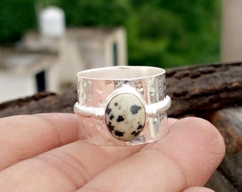 Anillo de jaspe dálmata en plata 925, hecho a mano. Regalo de Navidad, regalo de aniversario para mujer.