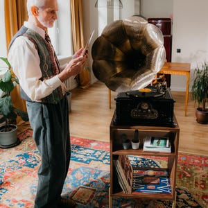 Platenspelerstandaard met vinylopslag, massief houten platenspelerstandaard, audiorackkast