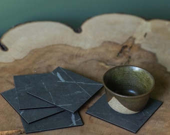 Posavasos con aspecto de mármol – Posavasos cuadrados de piedra modernos – Juego de 4 – Decoración artesanal para la mesa de centro y el comedor