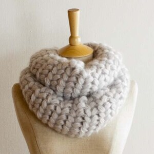 CROCHET PATTERN instant download - Frost Bite Cowl - large grey gray infinity neck warmer puffy fashionable modern tutorial PDF