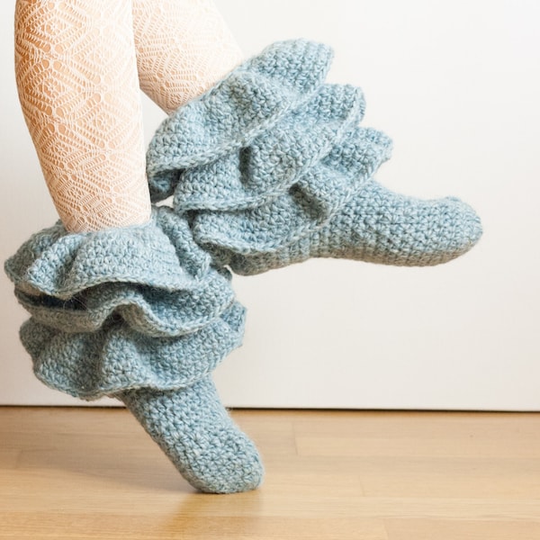 CROCHET PATTERN instant download - Jolly Strider Boots - ruffled teal blue socks tutorial PDF