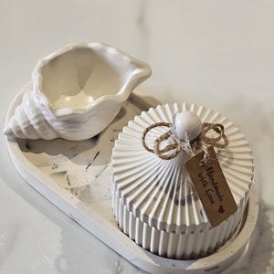Three jesmonite pieces gift with scented candle