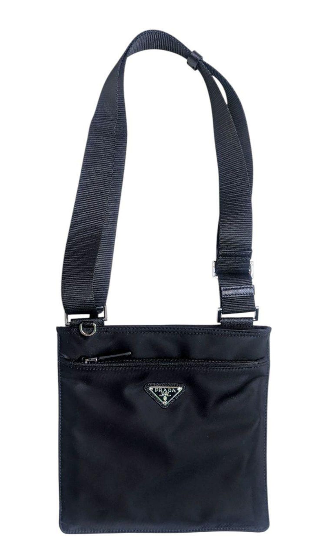 プラダ ブラックナイロン クロスボディバッグ - Etsy 日本