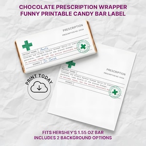 Puede incluir: Un envoltorio de tableta de chocolate blanco con diseño de receta médica, que incluye una cruz verde, el texto PRESCRIPTION e instrucciones de consumo. Contiene un sello circular y se ajusta a una tableta Hershey's de 44g. Icono de descarga digital.