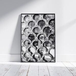 FineArt print of a black and white street photography scene