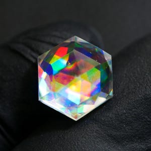 7.00 Ct AAA Aurora Opal Edelstein: Multi-Fire Hexagon Doublette, Schmuckherstellung