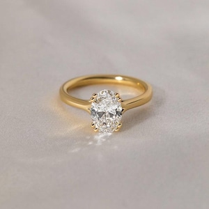 Anel de noivado vintage com conjunto de catedral, anel solitário de moissanita com lapidação oval de 2 quilates, anel com conjunto de garras duplas em ouro maciço 14k