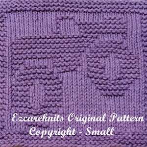 Puede incluir: Un paño de cocina de punto morado con un patrón geométrico. El texto "Ezcareknits Original Pattern Copyright - Small" es visible en la esquina inferior derecha de la imagen.