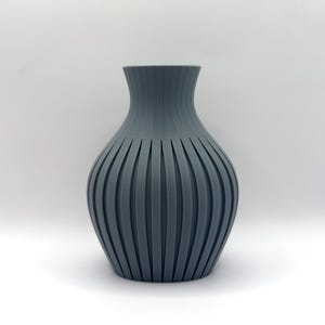 Modern 3D-printed PLA vase – Decorative design vase in multiple colors – Sustainable & stylish – 150 mm high