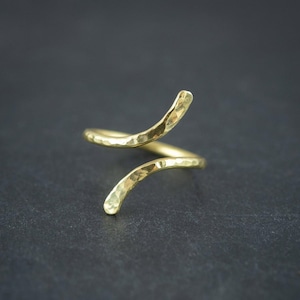 Hammered Gold Wrap Ring, Adjustable Open Band Ring, Minimalist Textured Ring, Handmade Boho Jewelry for Women, Gift Ring For Her