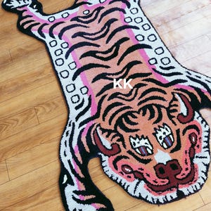 Handgetufteter Wollteppich: Tiger Animal Print