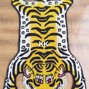 Handgetufteter Tigerteppich: Tierform, Kinderzimmerdekor