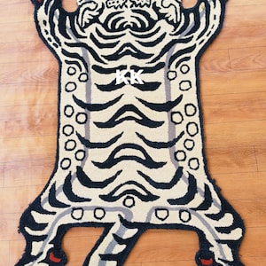 Handgetufteter Wollteppich: Tiger Animal Print