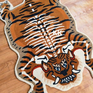 Handgetufteter Wollteppich: Tiger Animal Print