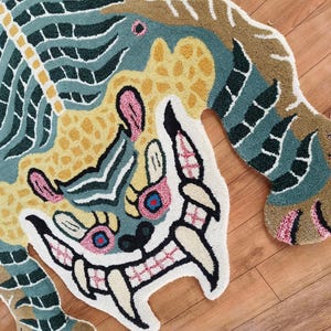 Tibaten Tiger Animal Print Shape Handmade Handtufted Area Rug 100% Pure Woolen Rug For Living Room Bedrom Kids Room Any Room For Home Decor.
