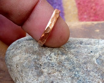 Zuiver koperen stapelringen, handgemaakte gladde koperen ring, rustieke minimalistische ring, handgemaakte koperen sieraden, huwelijkssieraden, gehamerde sieraden,