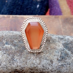 Anello con corniola, anello in argento sterling 925, anello con pietra preziosa, anello fatto a mano, anello a bara, regalo perfetto per le nozze, anello di design, misura anello 7*S509