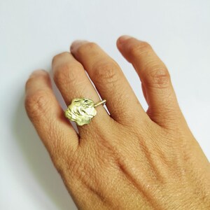Bague géométrique texturée – Bijou sculptural artisanal
