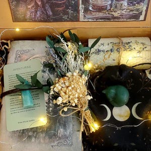 Birthday Wish Ritual Kit, Moon Notebook, Beeswax Candle, Unique Bouquet of Dried Flowers, Witch Altar Cloth for Crystals, 78 Tarot Cards Set