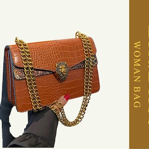 Krokodilmuster Kette Umhängetasche - Vintage Kunstleder kleine quadratische Crossbody mit Löwenverschluss, Retro Statement Tasche für stilvolle Frauen