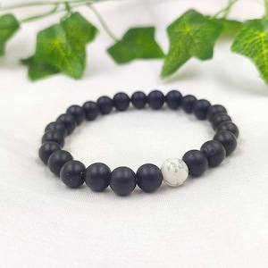Black Onyx & Howlite Bracelet: Gemstone Healing, Meditation, and Balance