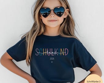 Geschenk Schulanfang 2026, Personalisierbares T-Shirt für Schulkinder mit Namen, Einschulung, erster Schultag, Shirt für Mädchen und Jungen.