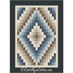 Puede incluir: Un edredón geométrico con un patrón de diamantes en tonos de azul, marrón y beige. El edredón tiene un borde azul oscuro y el texto "CastillejaCotton.com" en la esquina inferior derecha.